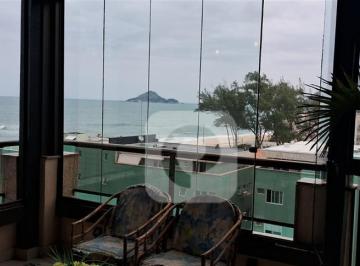 Apartamento · 226m² · 3 Quartos · 4 Vagas · Cobertura triplex de 226 m², totalmente mobiliada, com vista mar, piscina e espaço gourmet