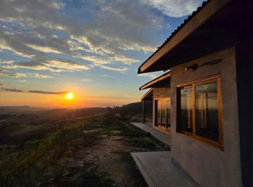 Rural de 1 quarto, Bueno Brandão · Seu Espaço na Mantiqueira: Terreno Amplo com Casa e Chalé