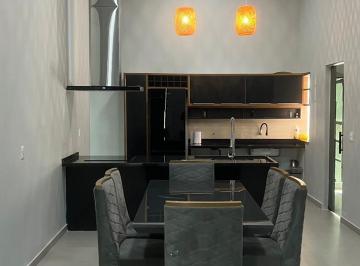 Casa de 3 quartos, Manaus · CASA A VENDA NO HILEIA