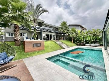 Casa · 681m² · 4 Quartos · 6 Vagas · Residência de Alto Padrão com Design Contemporâneo e Área de Lazer Completa