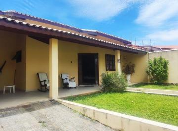 Casa de 3 quartos, Peruíbe · Casa à Venda em Peruíbe – Próxima à Praia, com Piscina e Área Gourmet