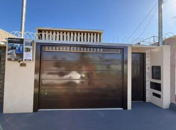 Casa · 120m² · 3 Quartos · 2 Vagas · A Casa Perfeita Para Viver Com Estilo e Qualidade!