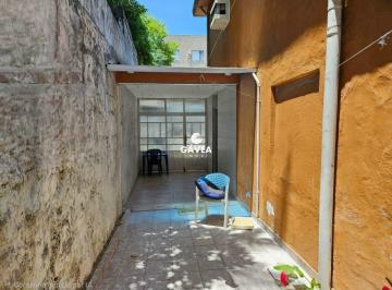 Casa · 121m² · 3 Quartos · 2 Vagas · Sobrado à venda no Centro em São Vicente.