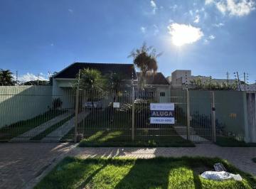 Casa · 273m² · 4 Quartos · 4 Vagas · Excelente casa para locação na Zona 2, com localização privilegiada!