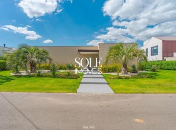 Casa · 330m² · 3 Quartos · 6 Vagas · Portal do Japy Golf Club - Residência Exclusiva no Japy Golf | 330m² com Energia Solar e Acabamento