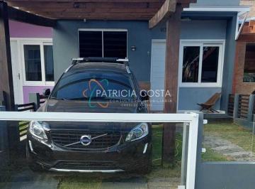 Casa · 48m² · 2 Quartos · 1 Vaga · Casa Geminada em Pinguirito, Garopaba/SC