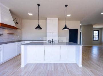 6eab84bc3ad277d64c0f190bd7c79f466739fffd · Casa com 3 dormitórios, 188 m² - venda por R$ 2.100.000,00 ou aluguel por R$ 13.488,00/mês - Jardim 