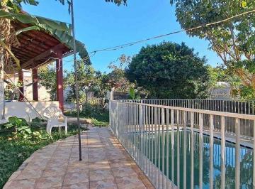 Casa de 3 quartos, Araruama · 2 casas pelo preço de 1 lazer com piscina e churrasqueira a 5 min do Centro