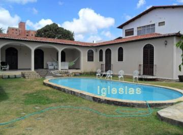 Casa · 400m² · 4 Quartos · 3 Vagas · Casa para vender em Lagoa Nova com 400 m², terreno de 900 m², 4 suítes, piscina.