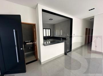 202511261014563128.jpeg · Casa para Venda em Uberlândia, São Jorge, 3 dormitórios, 1 suíte, 3 banheiros, 3 vagas