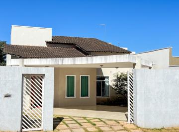 Casa de 3 quartos, Vicente Pires · Excelente casa no Jockey em condomínio fechado (QUITADA E ESCRITURADA)