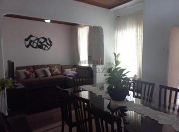 Casa · 193m² · 2 Quartos · Casa Residencial Comercial - Jacareí - Centro - 2 Dormitórios - 133m².