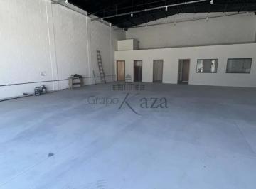 Comercial · 250m² · 3 Vagas · Oportunidade - Galpão Comercial - Cidade Jardim - Jacareí - 250m².