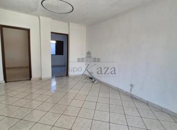 Comercial · 326m² · 2 Quartos · 3 Vagas · Oportunidade - Casa com Edícula - Vila Pinheiro - Jacareí - 2 Dormitórios - 120m².