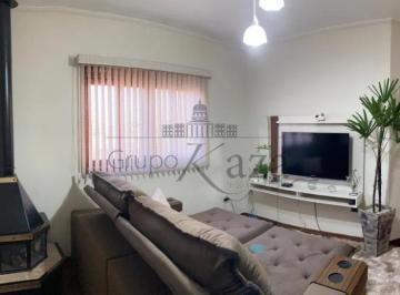 Casa · 250m² · 3 Quartos · 3 Vagas · Casa- Sobrado - Jacareí - Terras de Santa Helena - 3 Dormitórios - 152,26m².