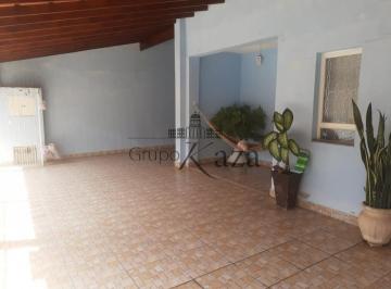 Casa · 250m² · 2 Quartos · 4 Vagas · Casa - Jacareí - Jardim das Indústrias - 2 Dormitórios.