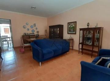 Casa · 250m² · 3 Quartos · 3 Vagas · Oportunidade - Casa Térrea - Cidade Jardim - Jacareí - 3 Dormitórios - 180m².