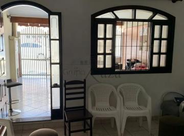 Casa · 117m² · 2 Quartos · 2 Vagas · Oportunidade - Casa - Centro - Jacareí - 2 Dormitórios - 79m².
