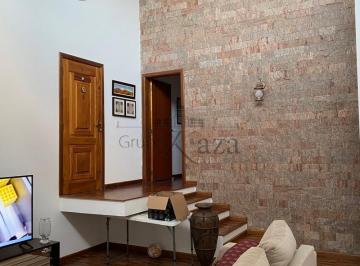 Casa · 3600m² · 4 Quartos · 4 Vagas · Chácara - Condomínio - Jardim São Gabriel - Residencial Vale dos Lagos - 450m² - 4 Dormitórios.