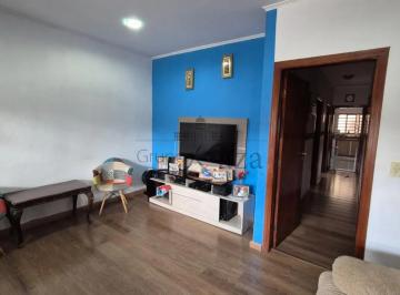 Casa · 250m² · 3 Quartos · 3 Vagas · Oportunidade - Casa térrea - Jardim Emília - Jacareí - 3 Dormitórios - 208m² - Estuda Permuta.