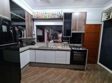 Casa · 158m² · 2 Quartos · 2 Vagas · Casa Condomínio - Jardim Altos de Santana I - Condomínio Ventana - 2 Dormitórios - 158m² -
