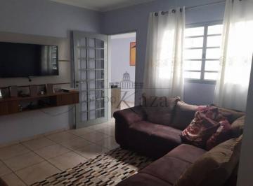 Casa · 150m² · 3 Quartos · 2 Vagas · Casa - Vila Pinheiro - Jacareí - 96,40 - 3 Dormitórios.