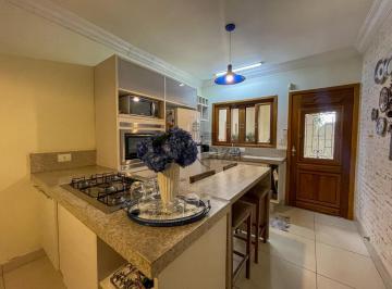 Casa · 100m² · 3 Quartos · 2 Vagas · Casa á venda Jardim Pereira do Amparo Jacareí 3 Dormitórios 213m² de construção Piscina