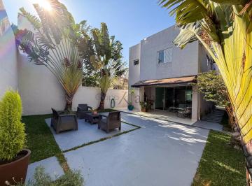 Casa · 240m² · 3 Quartos · 2 Vagas · Oportunidade - Casa - Jardim Marister - Jacareí - 3 Suítes - 200m² - Estuda Permuta.