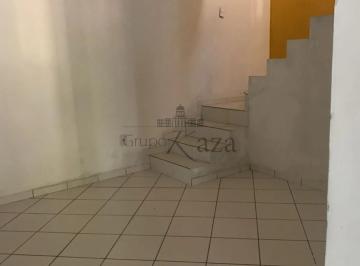 Casa · 242m² · 4 Quartos · 1 Vaga · Casa Sobrado com Ponto Comercial - Jardim Interlagos - 3 Dormitórios - 242m² Estuda permuta