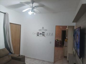 Casa · 585m² · 2 Quartos · 3 Vagas · Oportunidade - Casa - Residencial - No bairro Jardim Santa Maria - rua fechada