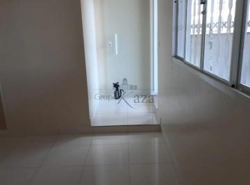 Casa · 125m² · 4 Quartos · 2 Vagas · Oportunidade - Casa Sobrado - Jardim Santa Inês III - 4 Dormitórios - 125m². Estuda permuta.