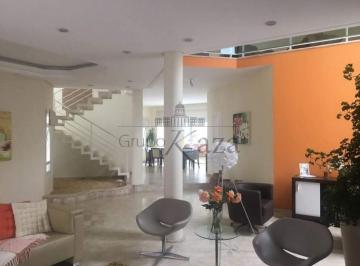 Casa · 350m² · 3 Quartos · 4 Vagas · Oportunidade - Casa sobrado em Condomínio - Residencial Villa Branca I - Villa Branca - 3 Dormitório