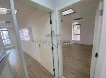 Comercial · 462m² · 4 Vagas · Sala Comercial - Edificio Mercantil - 462 m²