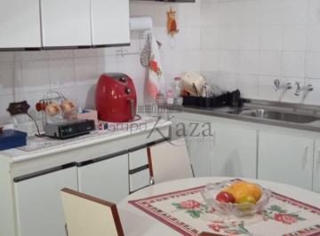 Casa · 262m² · 3 Quartos · 4 Vagas · Oportunidade - Casa Sobrado - Jardim das Indústrias - 3 Dormitórios - 262m².