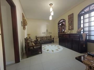 Casa · 250m² · 3 Quartos · 2 Vagas · Casa Térrea com Edícula - Jardim Portugal - 3 Dormitórios - 250m².