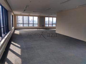 Comercial · 400m² · 9 Vagas · Oportunidade - Sala Comercial - Edifício Crystal Center - Centro - 400m².