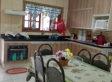 Casa · 164m² · 4 Quartos · 3 Vagas · Oportunidade - Casa Sobrado - Putim - 4 Dormitórios - 164m².