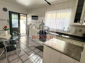 Casa · 200m² · 3 Quartos · 2 Vagas · CASA COM 150 M²/3 DORMITÓRIOS/2 VAGAS/SALÃO À VENDA NA VILA SILVIA