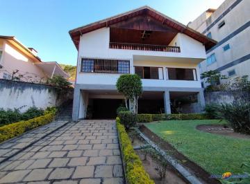 Foto 01 · Casa em Condomínio no Golfe: 3 quartos, 2 suítes, sala com lareira, piscina e amplo espaço externo e