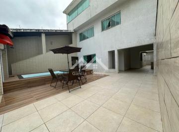 Casa · 360m² · 3 Quartos · 4 Vagas · 
                                Casa em Peruíbe
                            