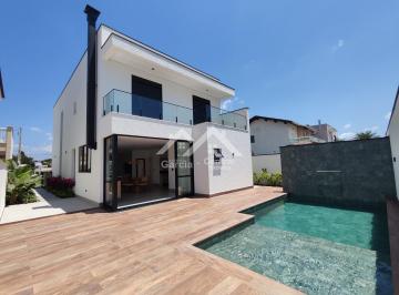 Casa · 300m² · 3 Quartos · 4 Vagas · 
                                Sobrado de alto padrão no condomínio em Peruíbe
                   