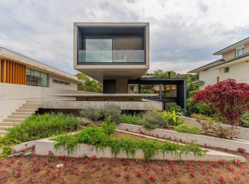 Casa · 890m² · 4 Quartos · 6 Vagas · Casa em Condomínio no Porto Felice, 04 Suítes, 06 Vagas, Santa Felicidade, Curitiba.