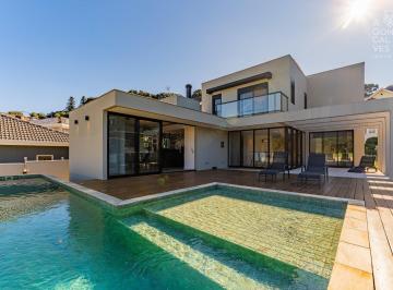 Casa · 350m² · 4 Quartos · 6 Vagas · Casa em condomínio, 04 Suítes, 06 Vagas, Piscina Aquecida, Santa Felicidade, Curitiba.