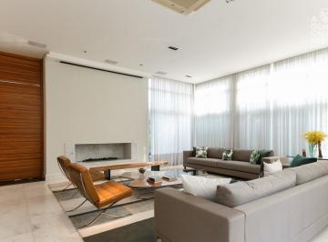 Casa · 556m² · 5 Quartos · 4 Vagas · Casa em Condomínio, 05 Quartos, 04 Vagas, Churrasqueira a Carvão, Santa Quitéria, Curitiba.