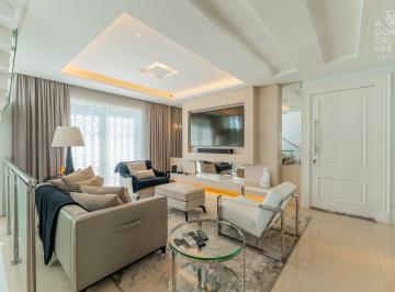 Casa · 257m² · 3 Quartos · 3 Vagas · Casa em Condomínio, 02 Suítes, 03 Vagas, Mercês, Curitiba.