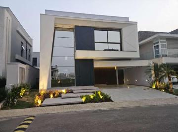 Casa · 290m² · 4 Quartos · 2 Vagas · Casa em Condomínio, 04 Suítes, 02 Vagas, Churrasqueira, São Braz, Curitiba.