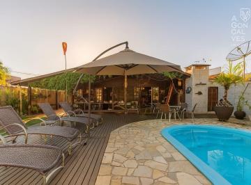 Casa · 170m² · 3 Quartos · 4 Vagas · Casa de praia com 03 Quartos, amplo terreno com piscina e churrasqueira, Guaratuba.