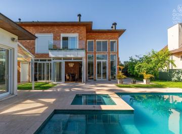 Casa · 551m² · 5 Quartos · 6 Vagas · Casa para alugar, 05 Quartos, Piscina aquecida, Colinas de São Francisco, Campo Comprido, Curitiba