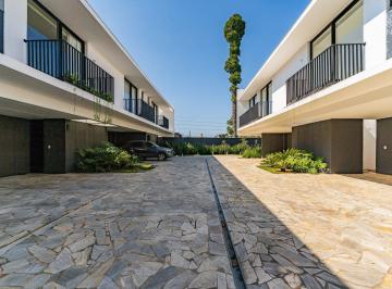 Casa · 181m² · 3 Quartos · 2 Vagas · Sobrado 03 Quartos, 03 Suítes, Churrasqueira à carvão, 02 Vagas, Vista Alegre, Curitiba.