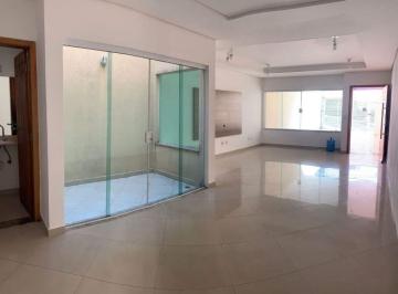 Casa · 188m² · 3 Quartos · 4 Vagas · Sobrado à venda no coração de São Bernardo — 3 suítes, 187 m², espaço gourmet e 4 vagas